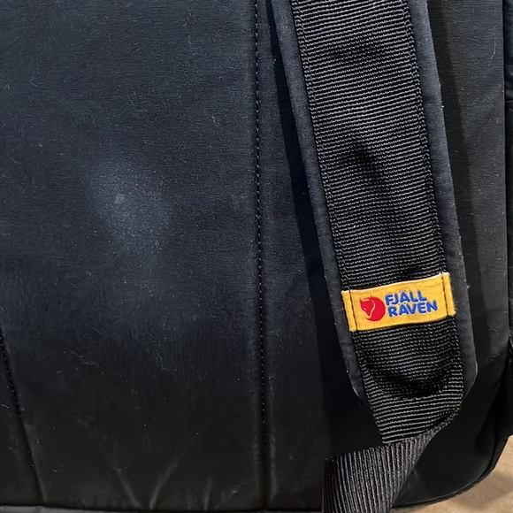 Fjallraven Vardag 25 L Black Classic Backpack - Picture 6 of 12